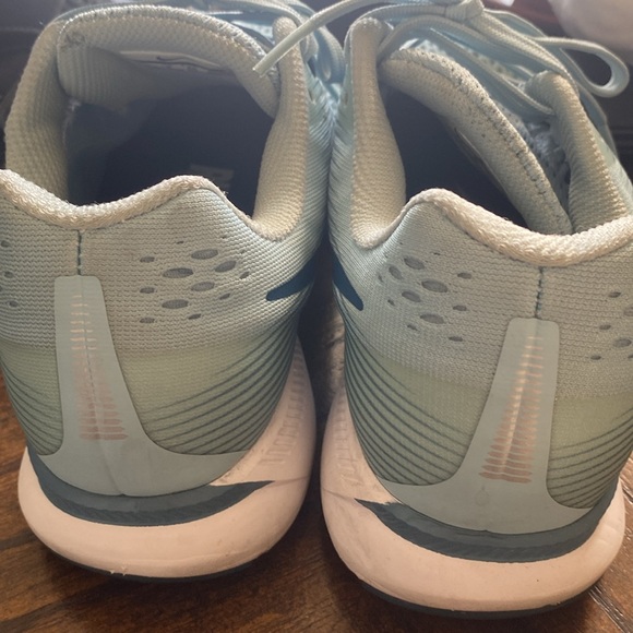 Nike zoom running Atle shoes size 8.5
Nike Huarache boys size 7Y - Picture 3 of 6